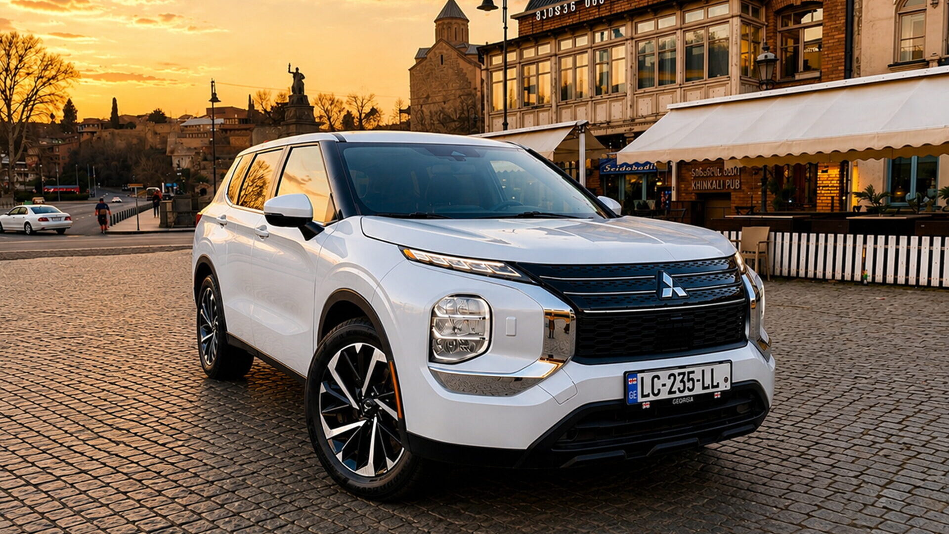 Mitsubishi Outlander 2021 White