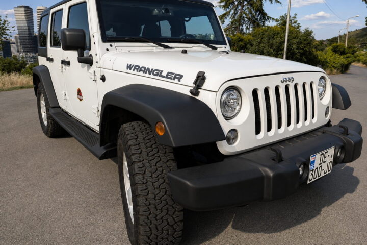 Jeep Wrangler 2017 White Sport