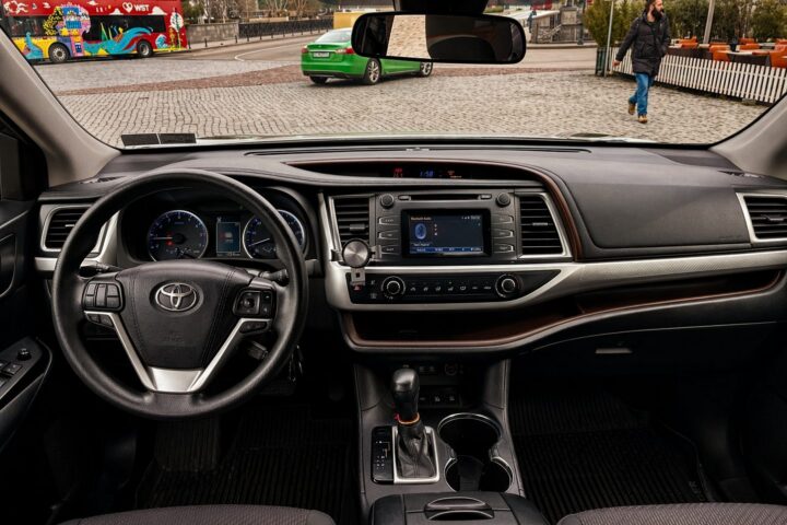 Toyota Highlander 2017 — photo 4
