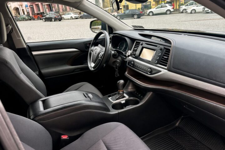 Toyota Highlander 2017 — photo 5