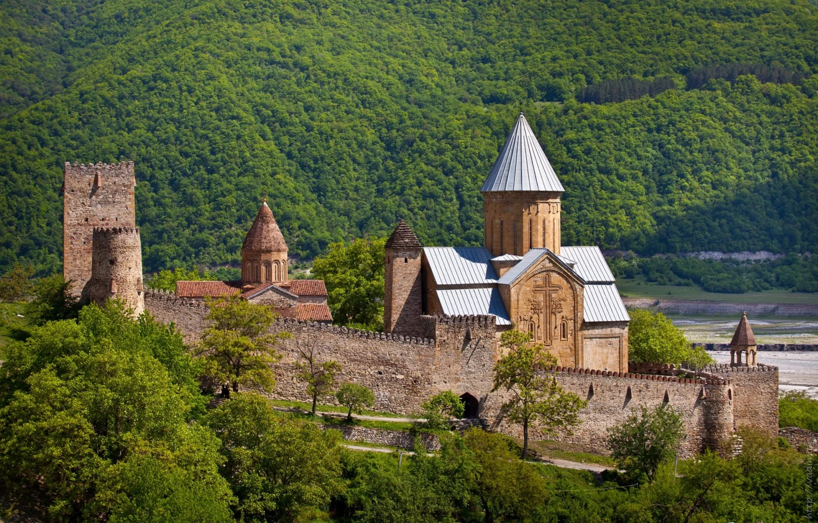 Ananuri Fortress